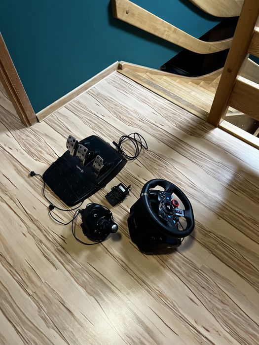 Kierownica logitech g29 z skrzynią biegów