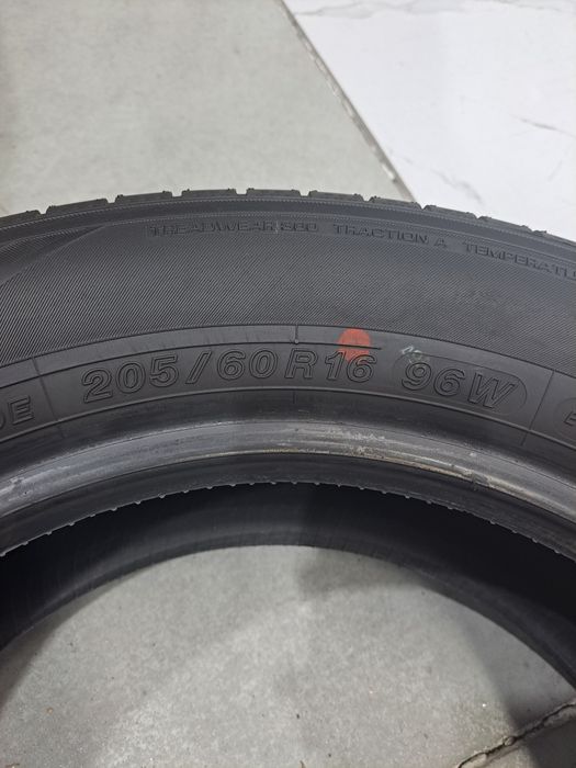 4 pneus "novos" 205 60 R16 Yokohama BluEarth-GT