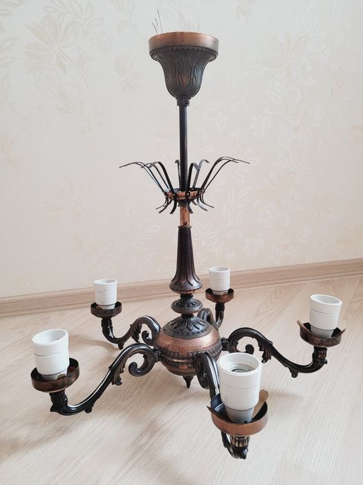 Люстра з підвісками