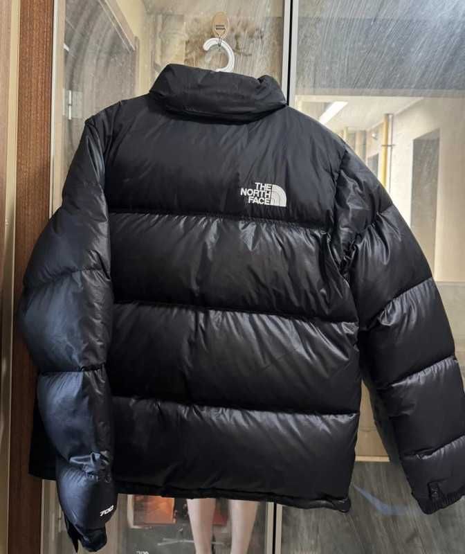 Czarna-kurtka -ITNFI- NorthFace-700-Rozmiary-L