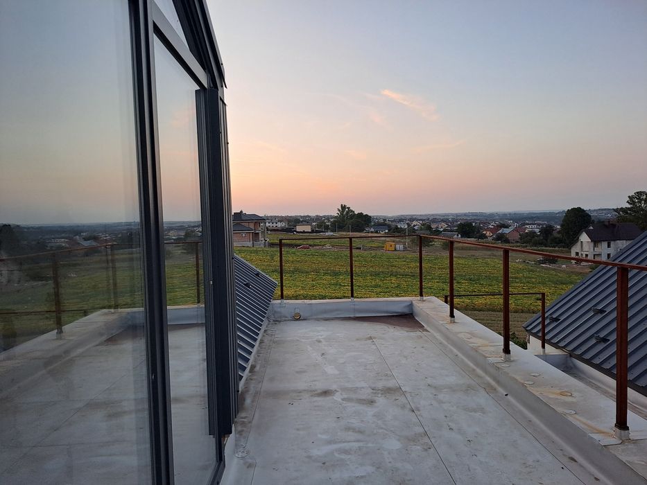 Продаж 3 пов. будинок-таунхаус, 2.3 сотки, 133 кв.м, Байківці