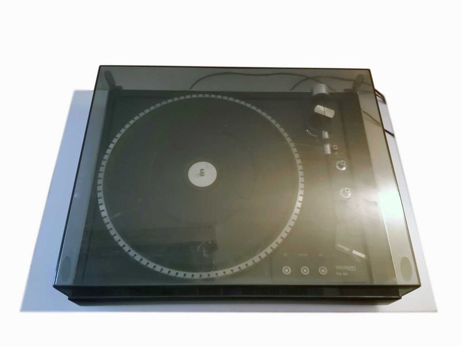 Thorens TD 105 Gramofon z napędem paskowym