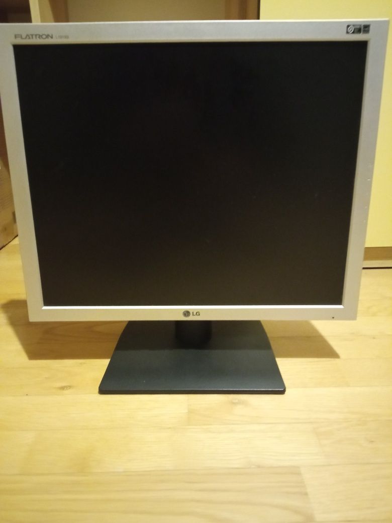 Monitor LG L1919S