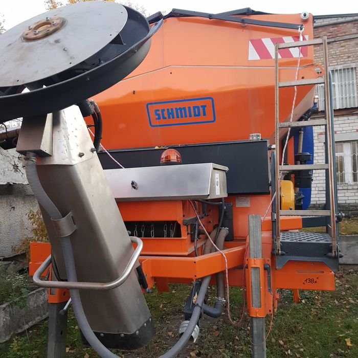 Пескосолеразбрасыватель Schmidt Stratos 8 м.куб