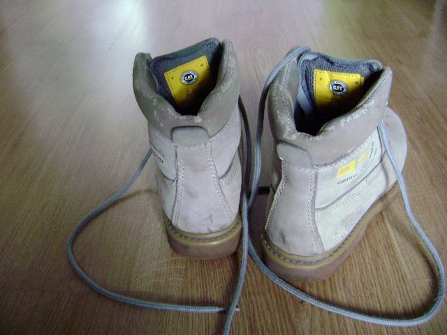 szare buty Catepilar