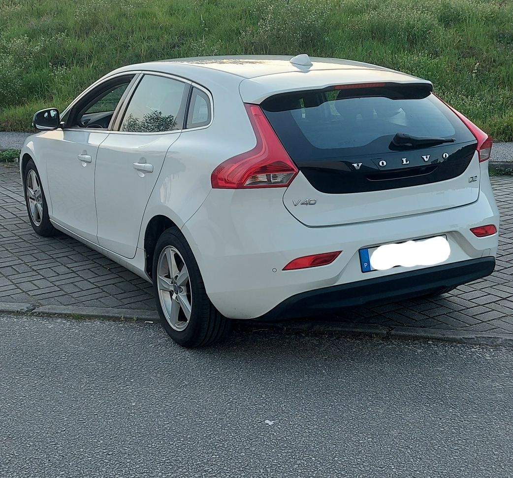 VOLVO V40 D2 Momentum