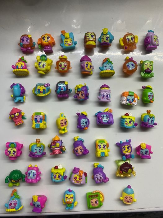 Фігурки Moji Pops