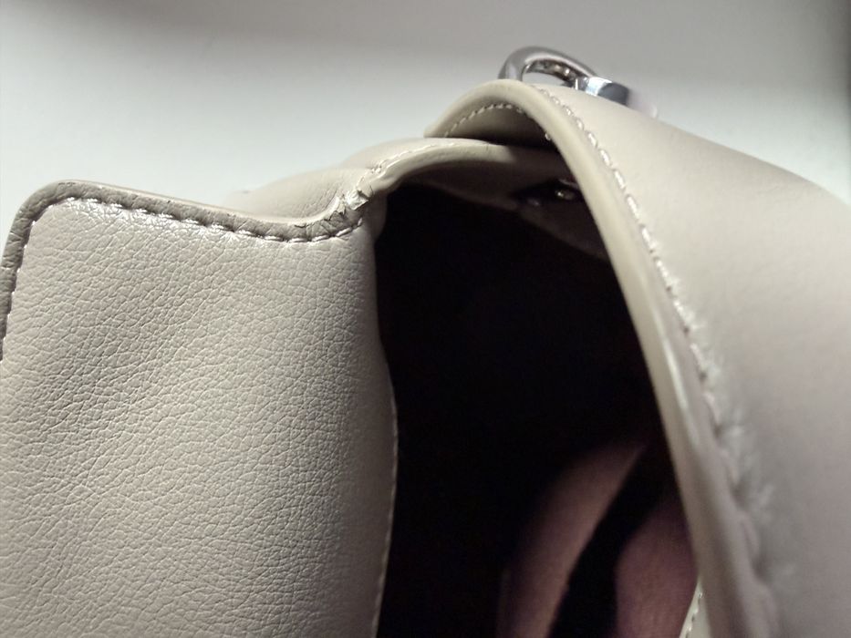 torebka przez ramię w kolorze taupe TOUS Bloom