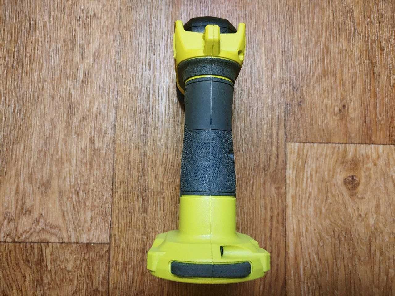 Фонарь Ryobi ONE+ PCL660 18V