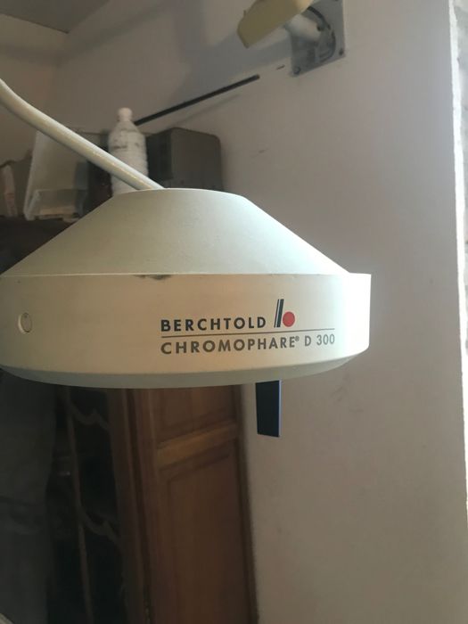 Lampa zabiegowa bezcieniowa