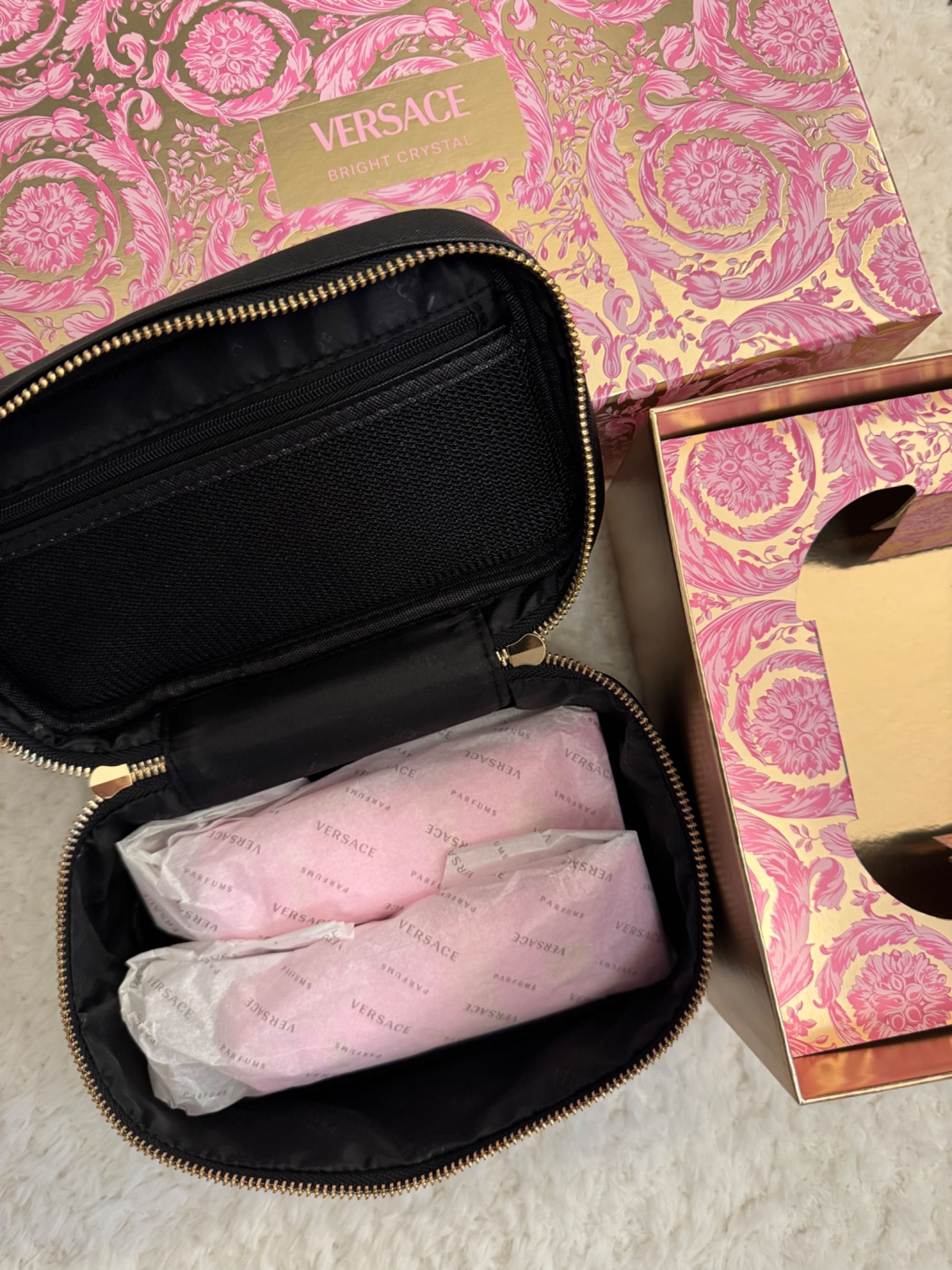 Парфумований набір Versace Bright Crystal Set, лосьйон, косметичка