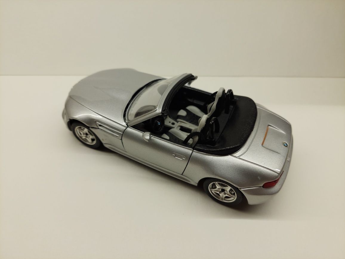 Burago.  Model BMW lllm roadstar
