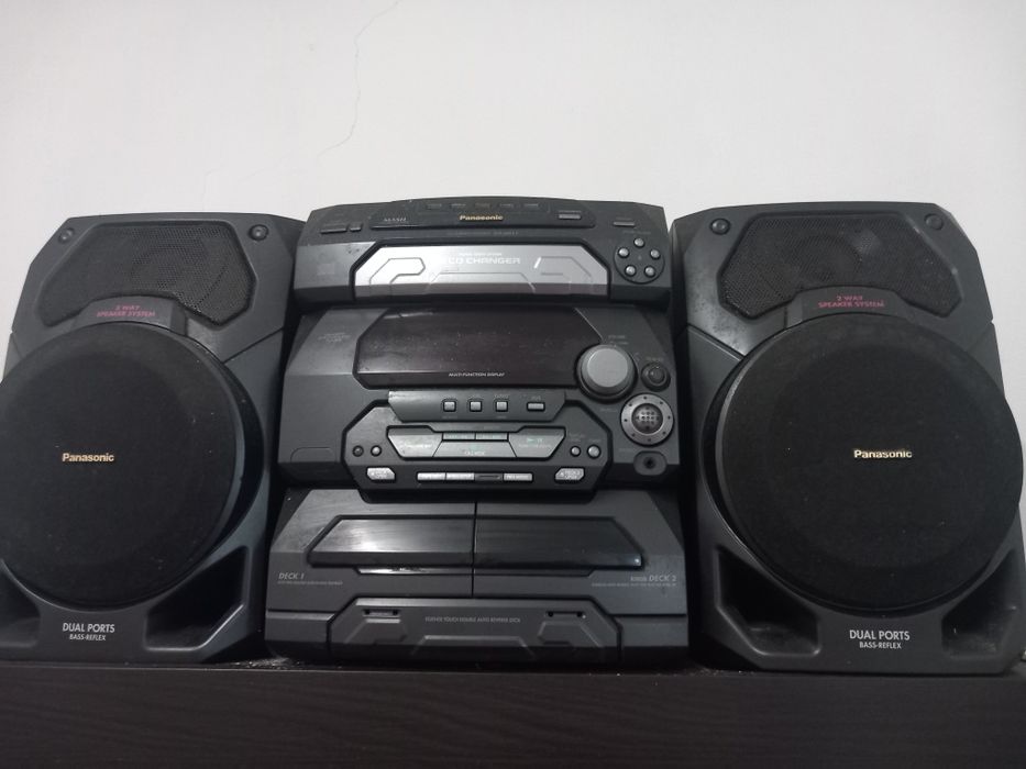 Sistema som Panasonic, autoradios, caixas de parafusos,  subwoofer