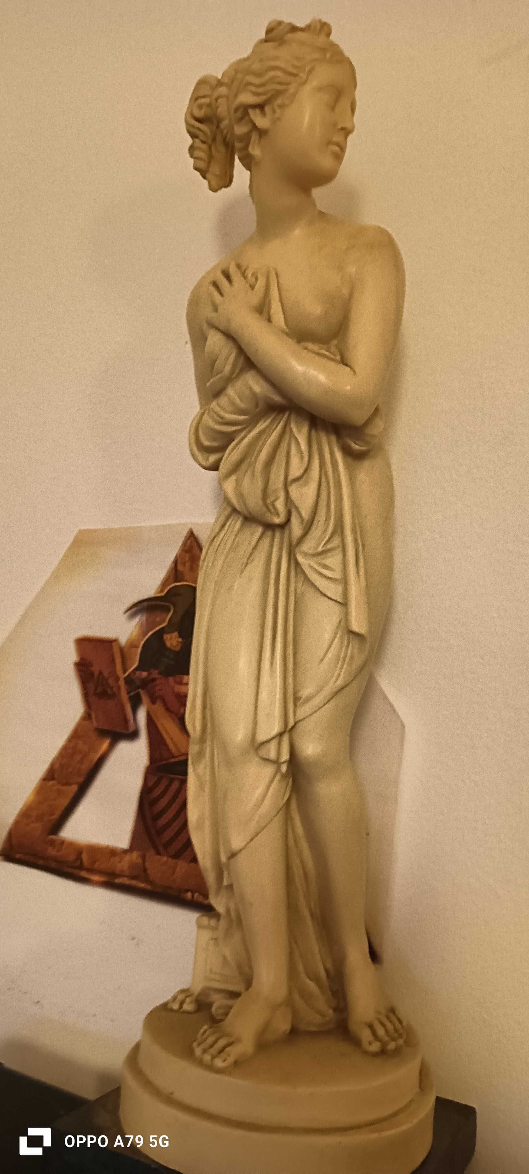 Linda estátua Grega