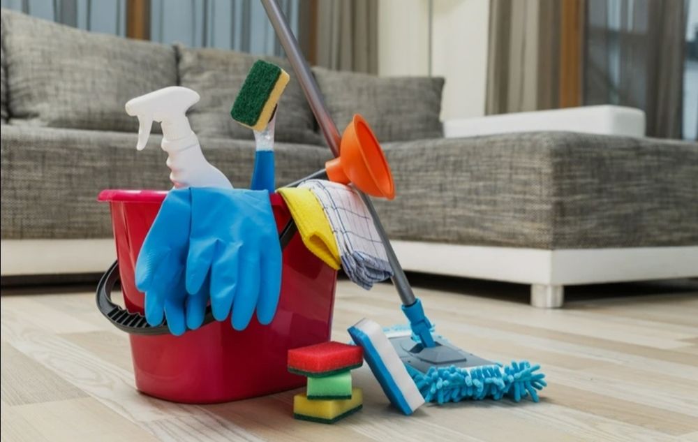 Sprzątanie domów, mieszkań i biur.