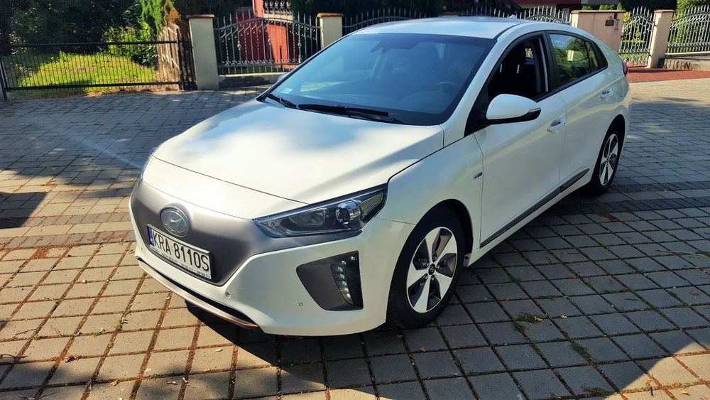 Hyundai IONIQ Hyundai Ioniq Elektric Premium 42tkm 120PS-23kWh