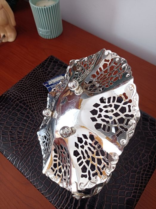 Cesto banhado a prata