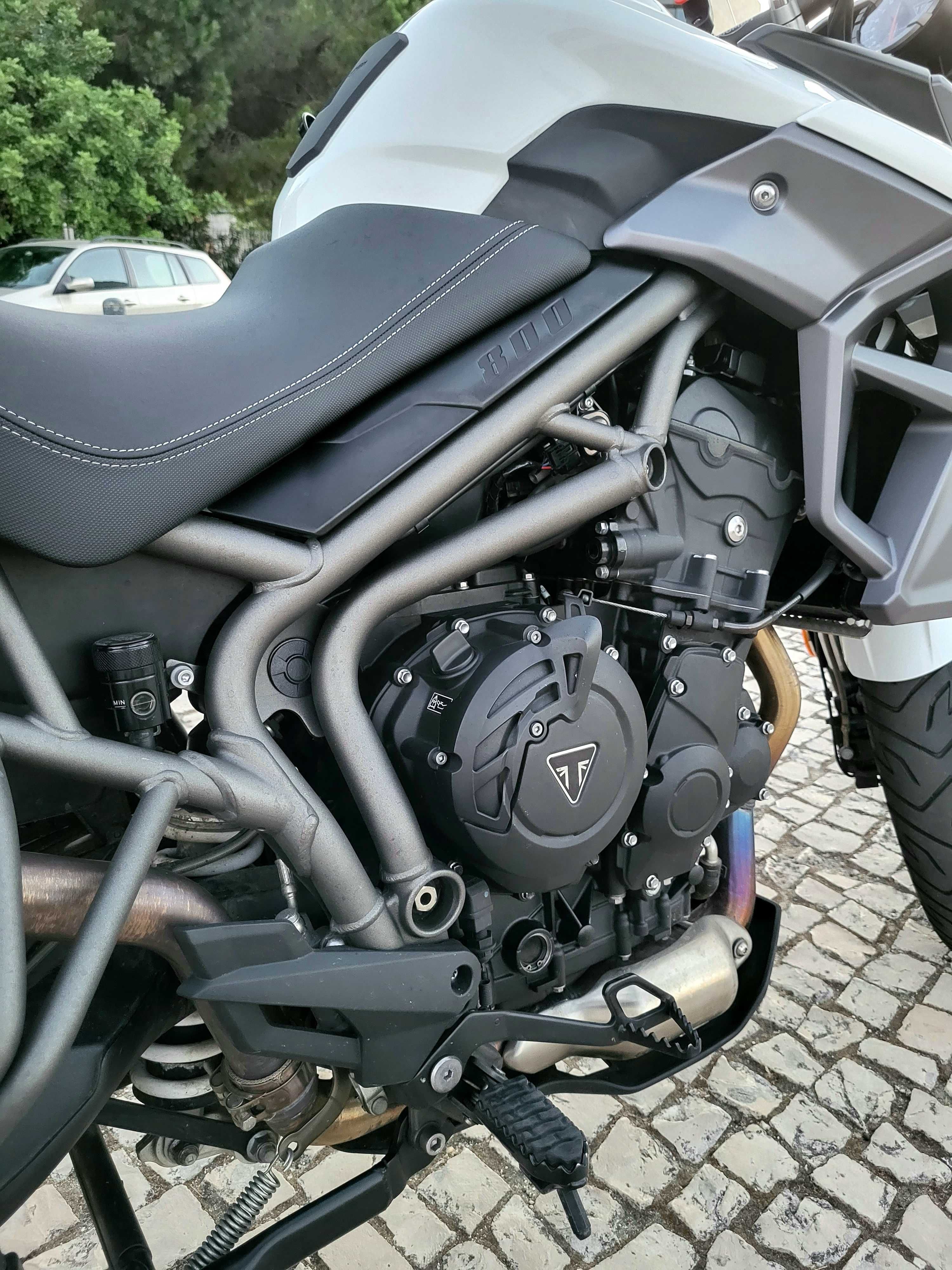 Triumph Tiger 800 XRT Topo de Gama poucos Kms