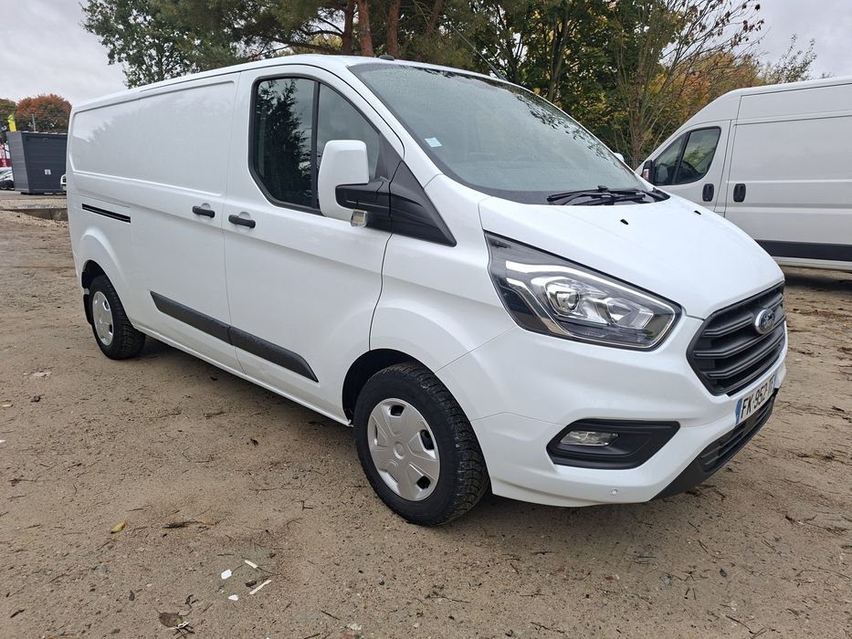 Ford Transit Custom 2.0 tdci 2019r L2H1 bogate wyposażenie. Klima led
