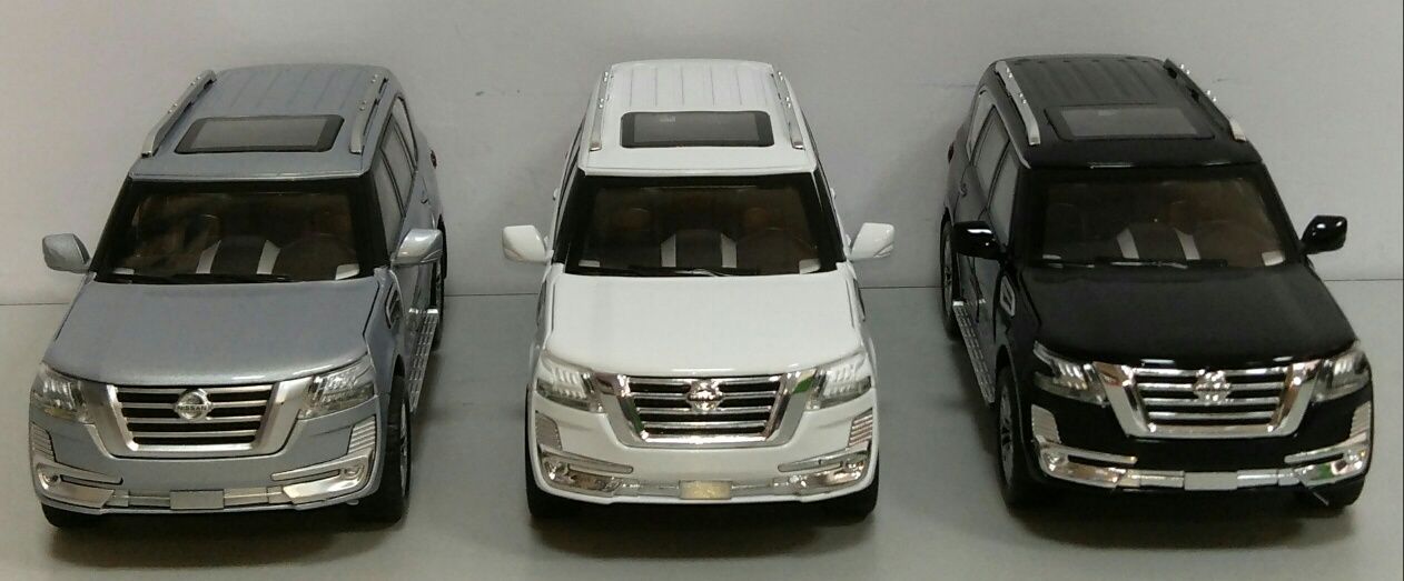 Машинка Nissan Patrol модель 1:32 "Автопром". Металл, Звук, Свет.