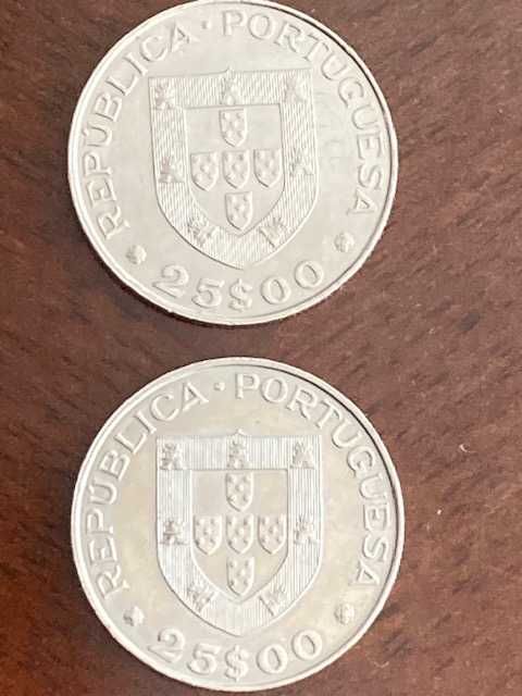 5 moedas comemorativas 25 escudos 1985 - Ano Internac. da Criança 1979