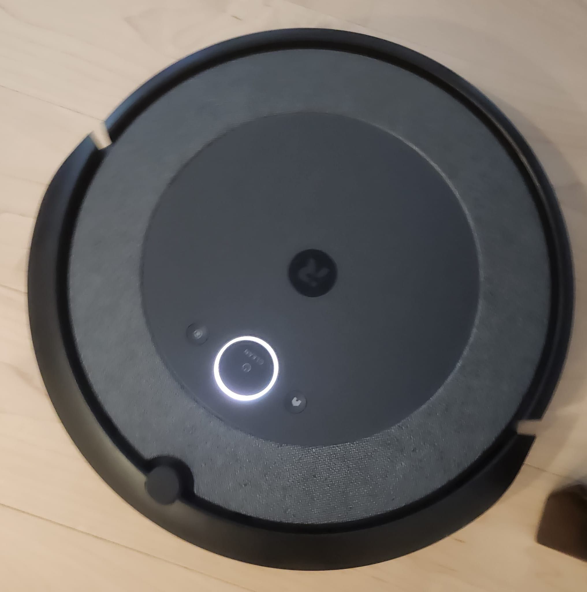 Robot aspirador - IROBOT Roomba i5 + 1 pack de 3 bolsas allergenlock