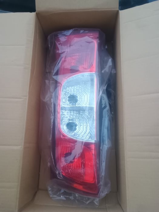Farol Tras E PEUGEOT BIPPER  2014 nova