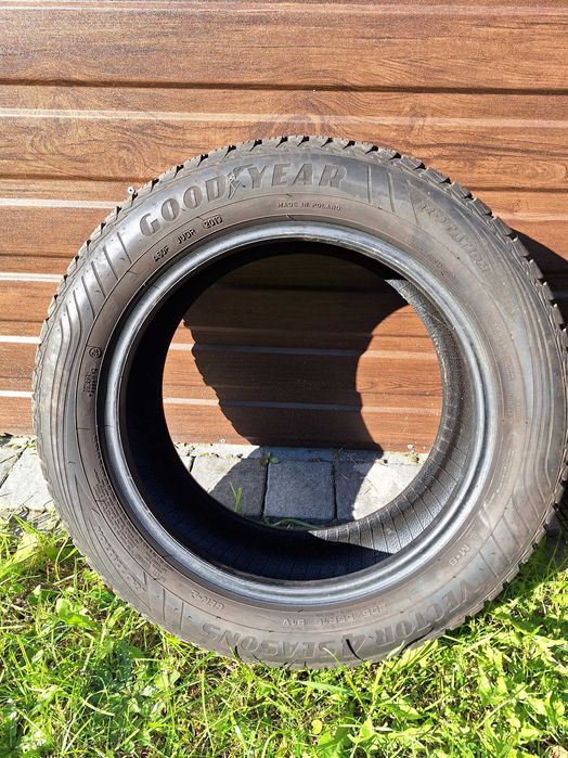 Komplet opon wielosezonowych Goodyear Vector 4 Seasons 205/55R16 91 V