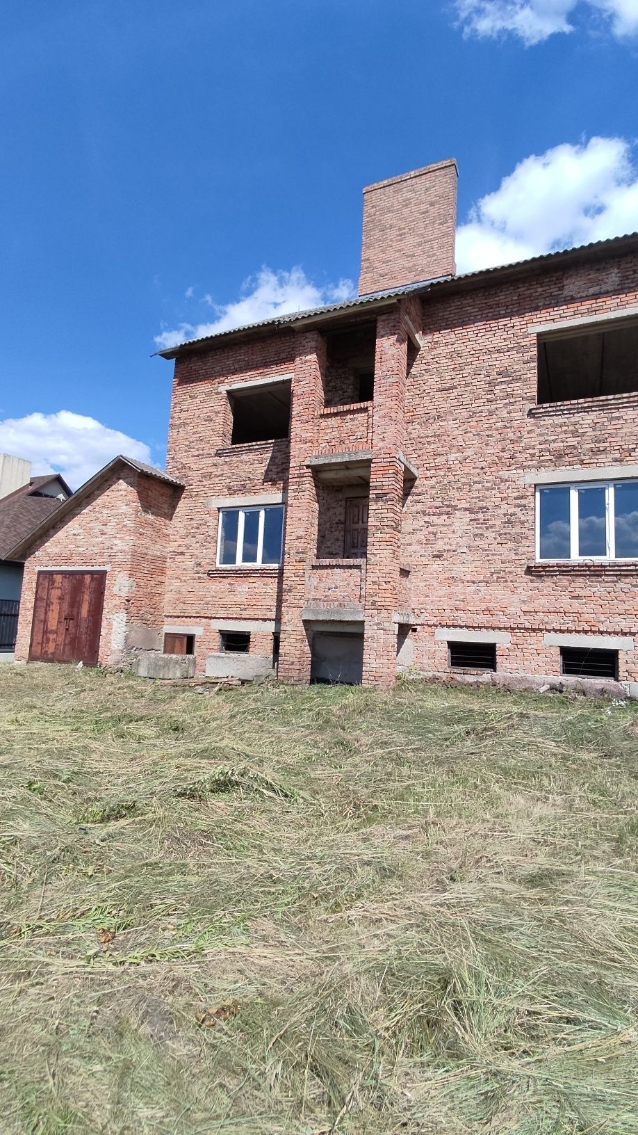 Продаж будинку на 2 входи, 12 сот. зем., Луцьк.