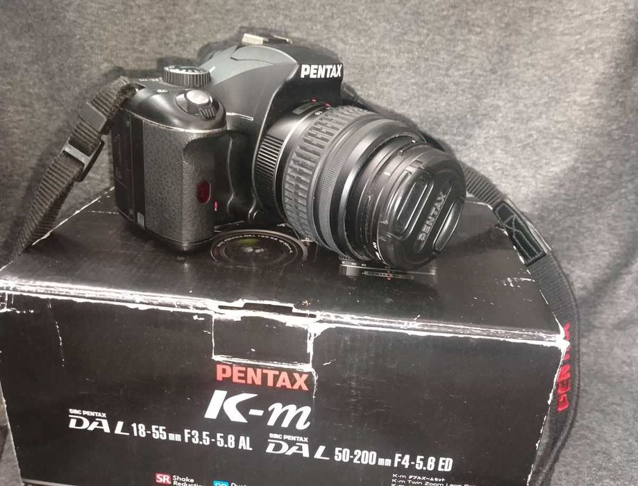 Pentax K-m lustrzanka cyfrowa + Pentax DAL 18–55mm + filtr UV + pilot
