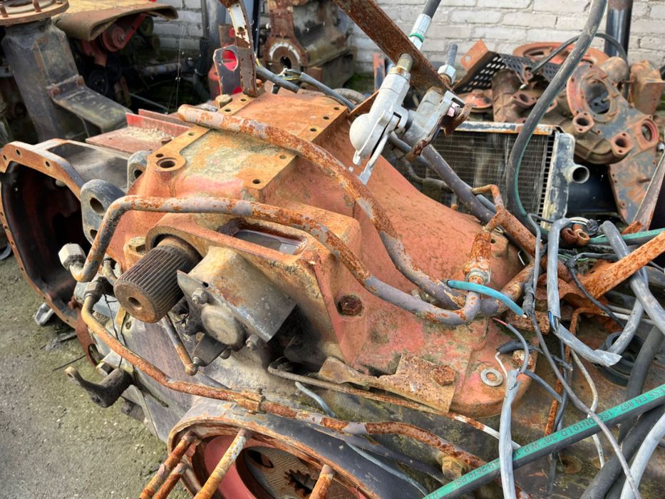 Podnośnik Fiat F 130, 100 obudowa ciagnik