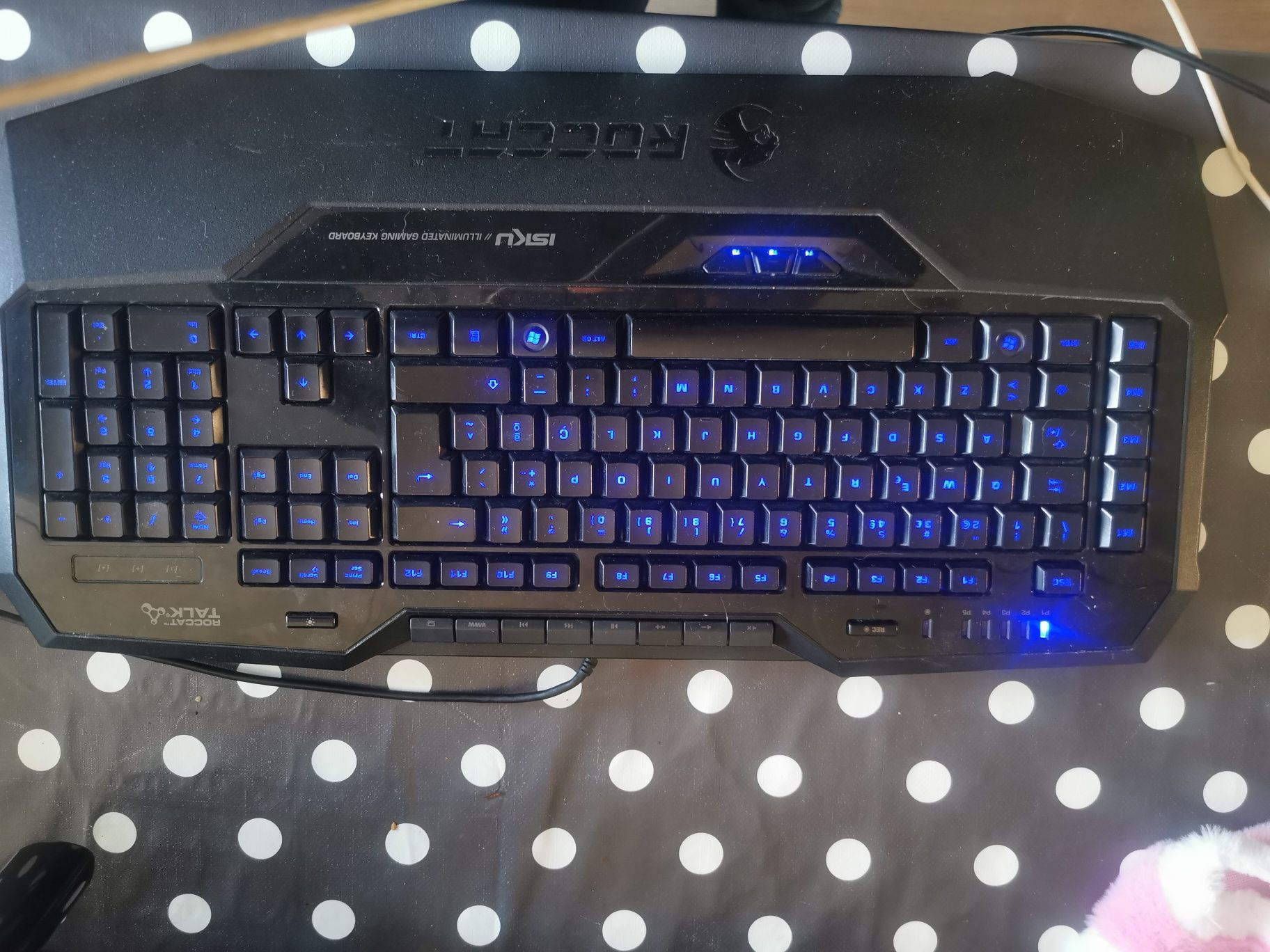 Teclado illuminated gaming roccat