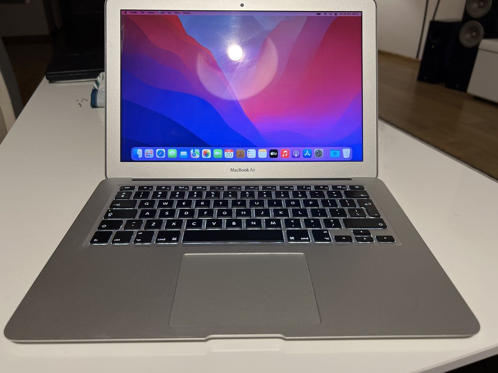 Laptop Apple MacBook Air 13.3  Stan idealny model A1466