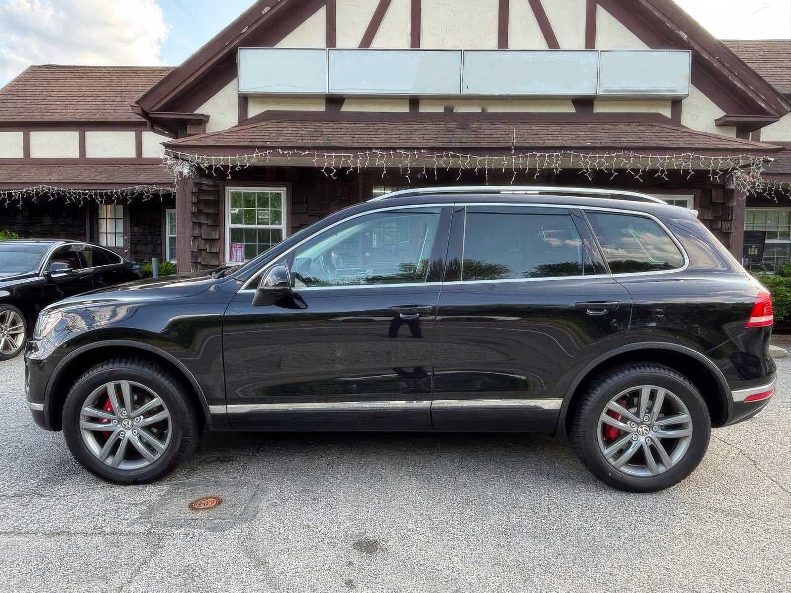 2016 Volkswagen Touareg VR6 Lux