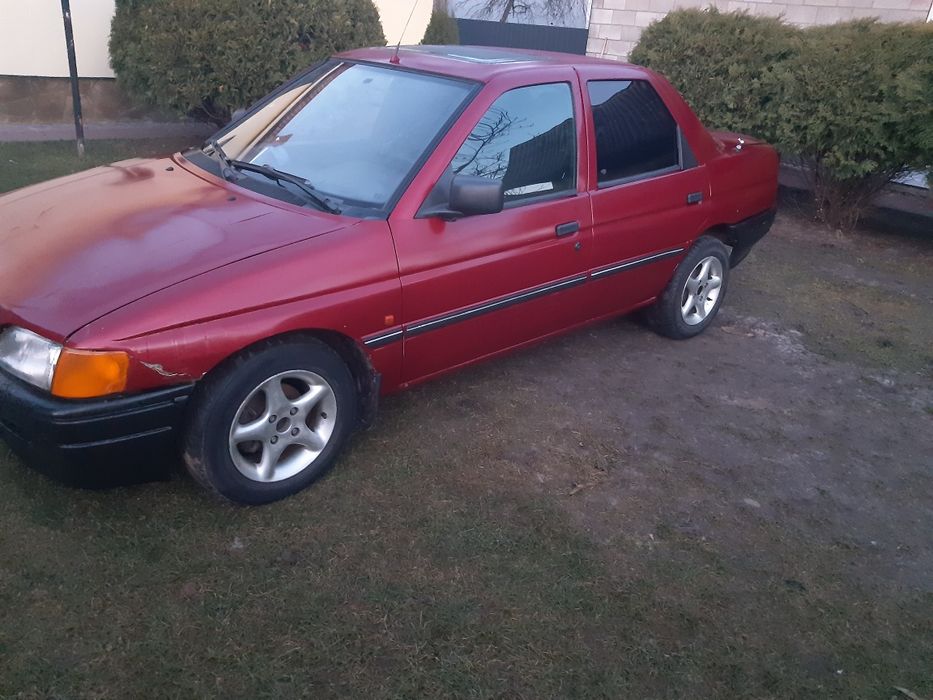 Автомобіль Ford Orion 1.8 дизель