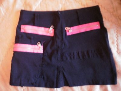 Черная стрейчевая мини юбка с розовыми декоративными замками спідниця