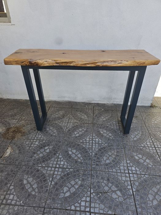 Vendo mesa para Hall de entrada em cedro