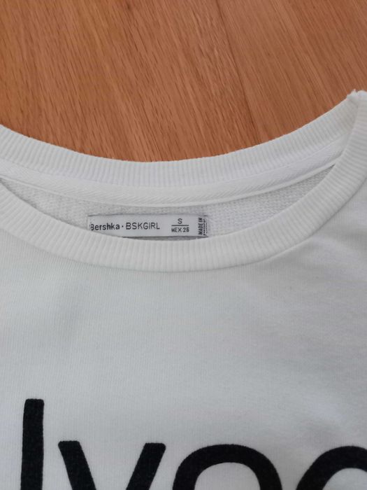 Sweat branca marca Bershka