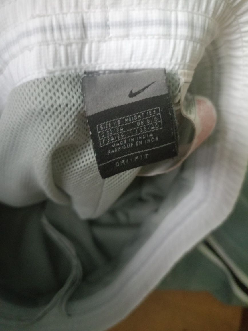 Szerokie dresy Nike