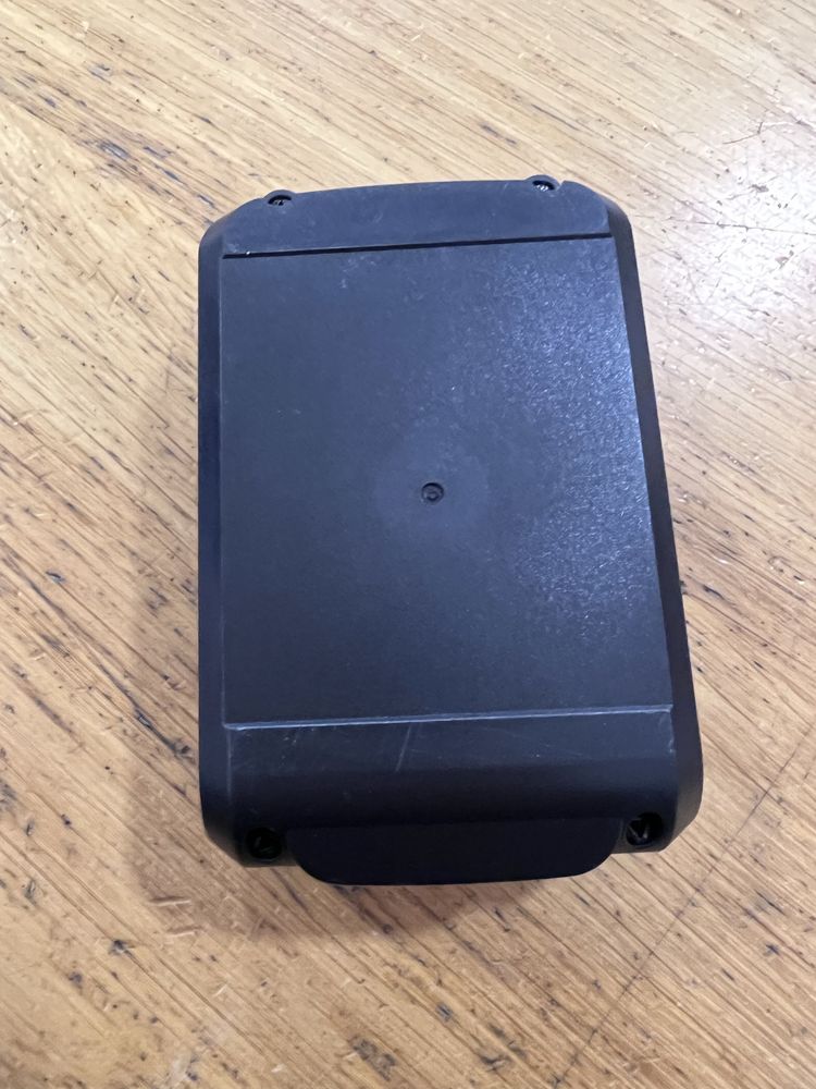 Bateria mini motosserra portátil 24V - NOVO