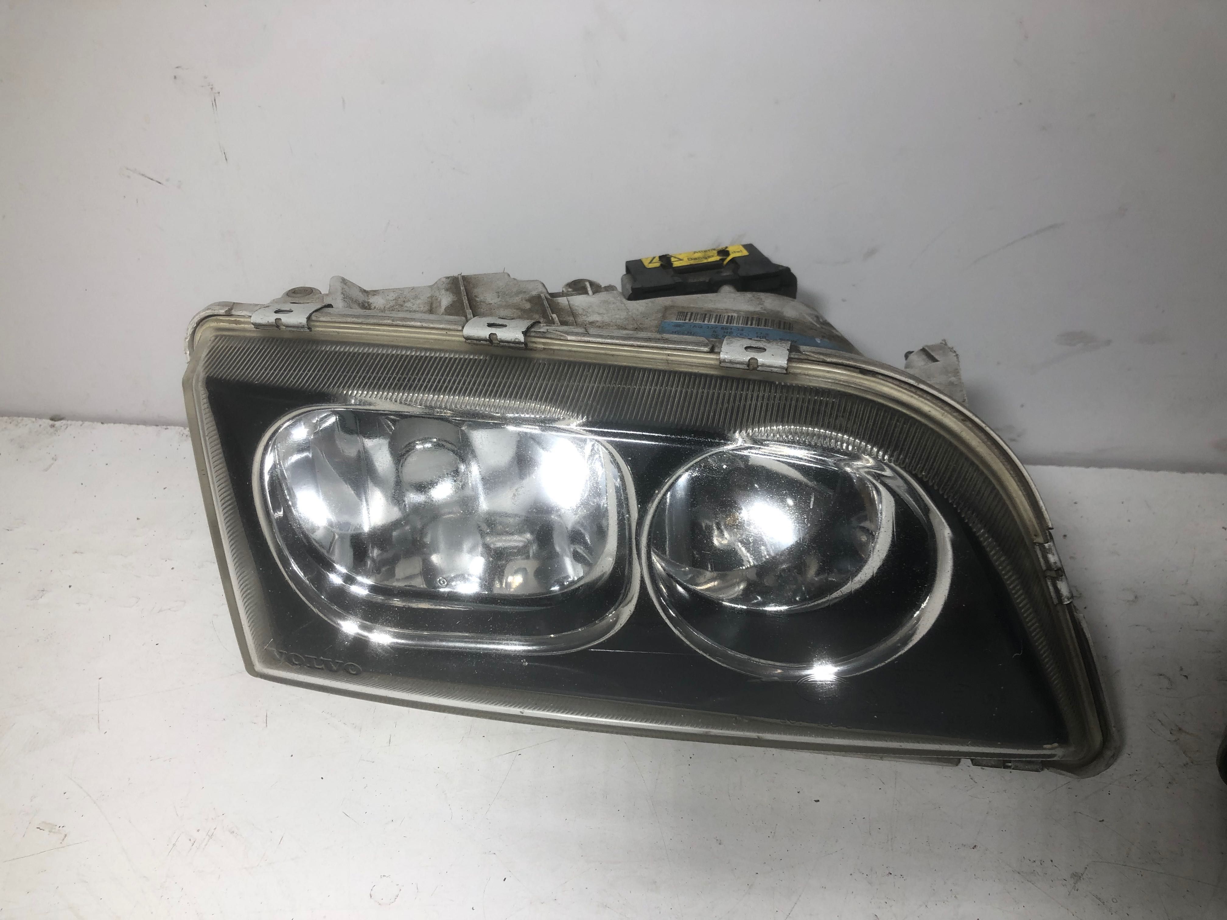 Komplet reflektorów lamp przód Volvo S40 V40 I 1 00-04 Lift xenon euro