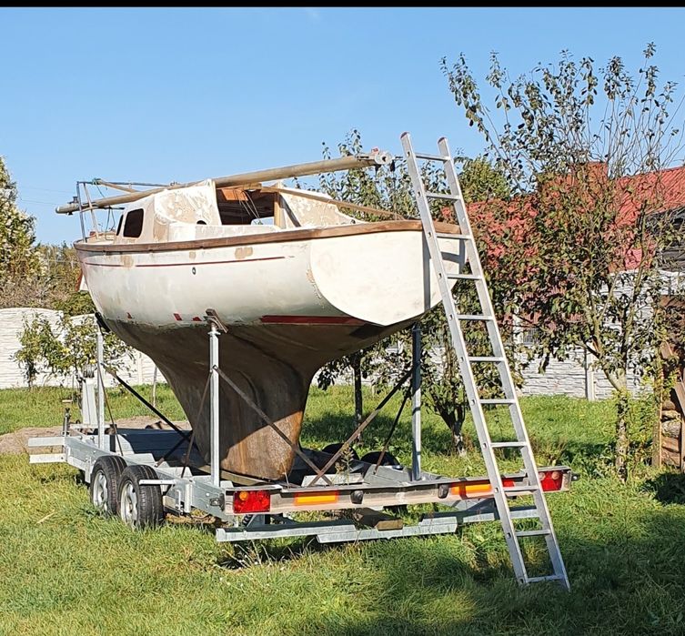 Jacht żaglowy Hurley 22 do remontu