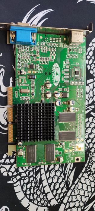 Видеокарта Radeon 7000 32mddr