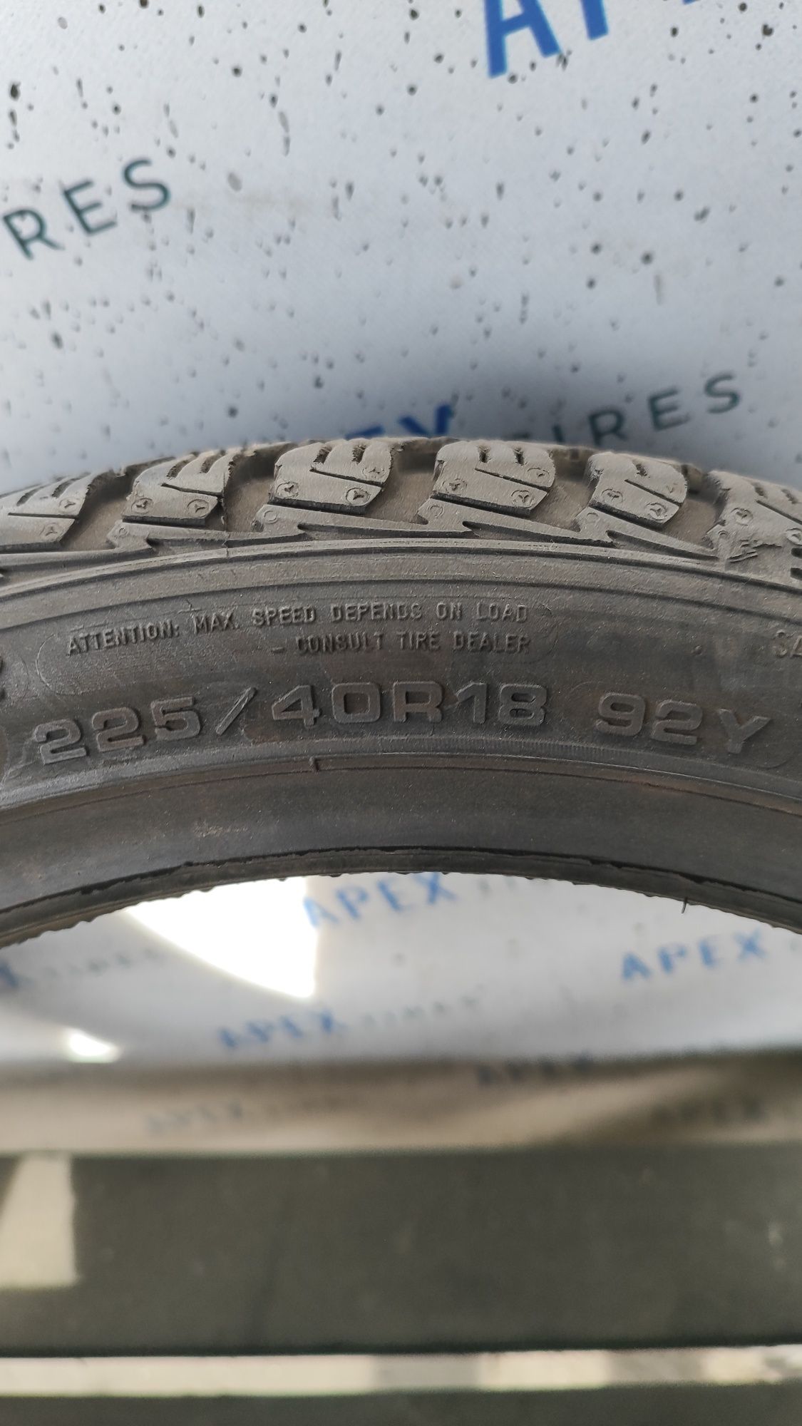 Зимові шини Goodyear 225/40 R18 225*40 18 vector 4 seasons