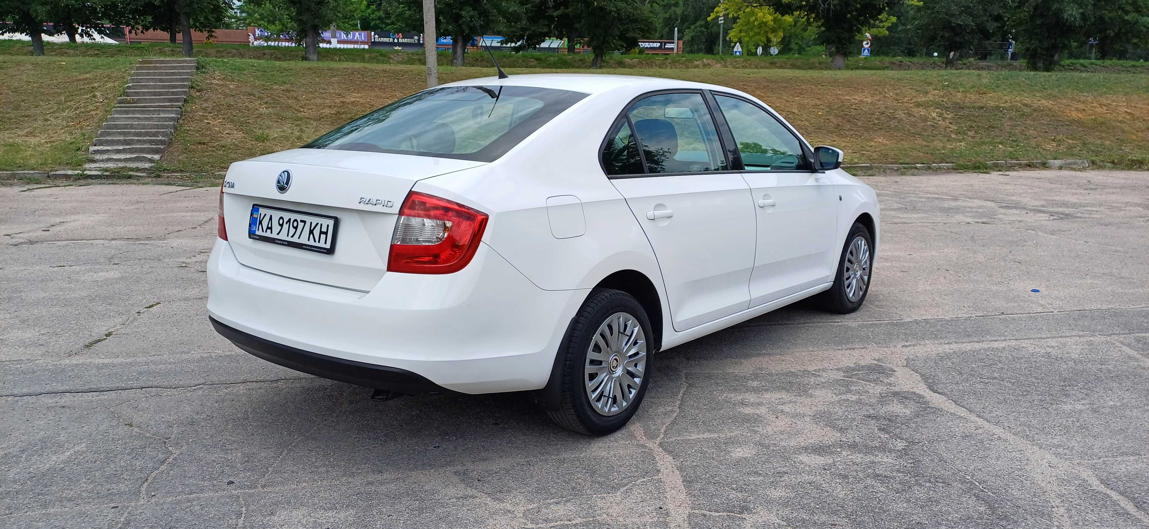 Офіційна Skoda Rapid 1.6 МРІ ГАЗ-Бензин 2013 року