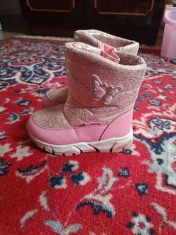 Дитячі чобітки зимові для дівчинки.