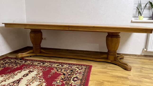 Дубовий розкладний стіл