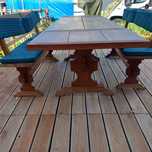 Mesa em madeira maciça
