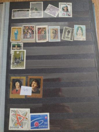 Kolekcja starych znaczków pocztowych