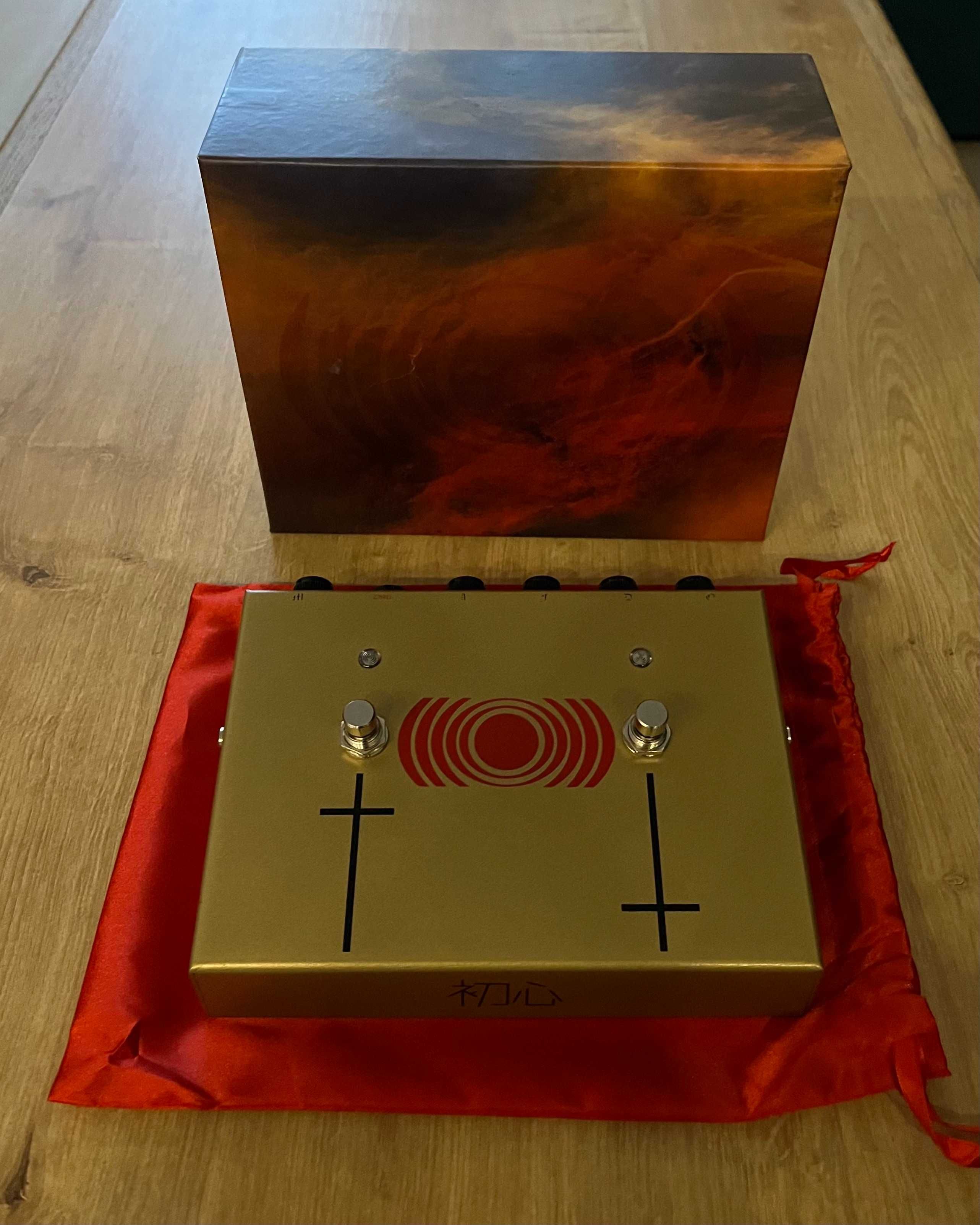 EarthQuaker Devices Life Pedal V1 złoty fuzz distortion octaver